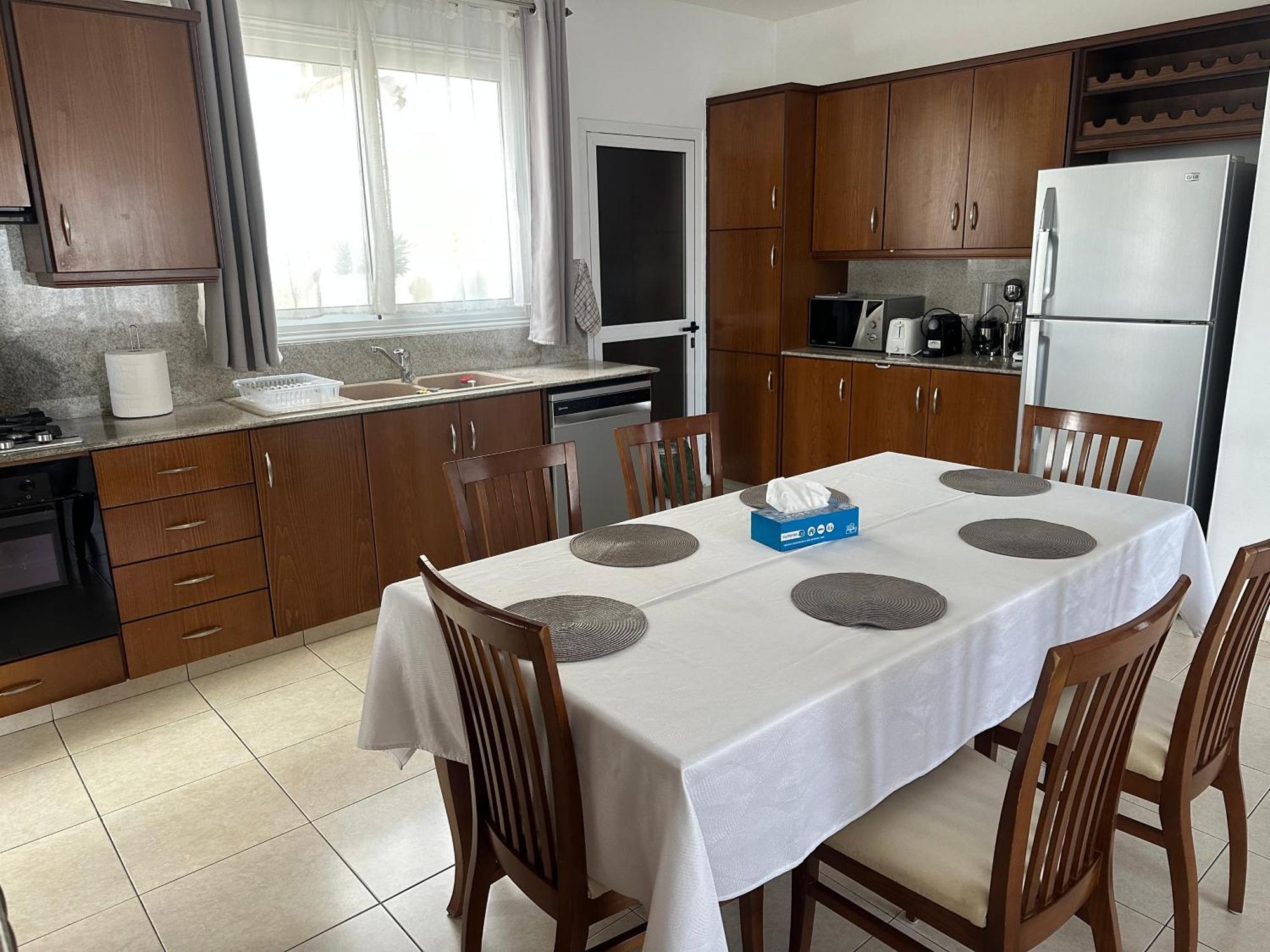 Villa Andy-350 M From The Beach Larnaca Eksteriør billede